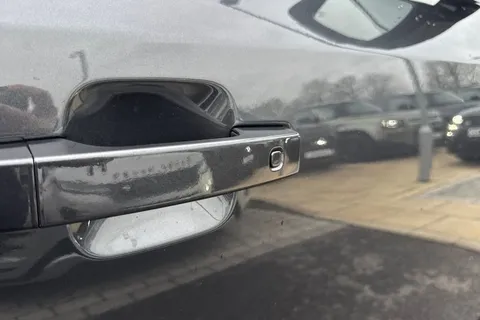 KX24ZPW Land Rover Defender 110 3.0 D300 X-Dynamic HSE 5dr Thumbnail #33