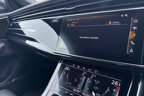 DH73HFZ Audi Q8 SQ8 TFSI Quattro Black Edition 5dr Tiptronic Thumbnail #35