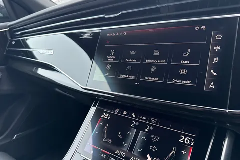 DH73HFZ Audi Q8 SQ8 TFSI Quattro Black Edition 5dr Tiptronic Thumbnail #37