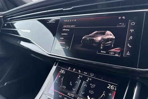 DH73HFZ Audi Q8 SQ8 TFSI Quattro Black Edition 5dr Tiptronic Thumbnail #38