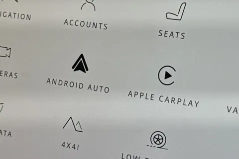 KX24ZPW Land Rover Defender 110 3.0 D300 X-Dynamic HSE 5dr Thumbnail #37