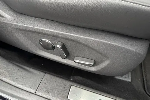 EX18WHB Ford Mondeo 2.0 TDCi Titanium Powershift Euro 6 (s/s) 5dr Thumbnail #39