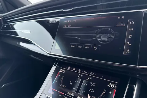 DH73HFZ Audi Q8 SQ8 TFSI Quattro Black Edition 5dr Tiptronic Thumbnail #42