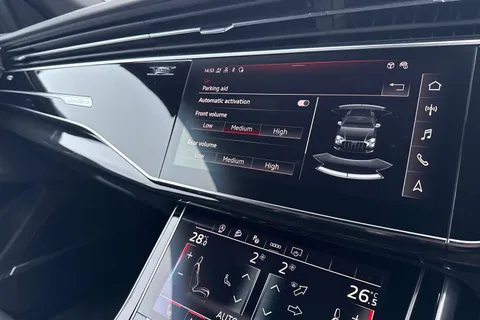 DH73HFZ Audi Q8 SQ8 TFSI Quattro Black Edition 5dr Tiptronic Thumbnail #44