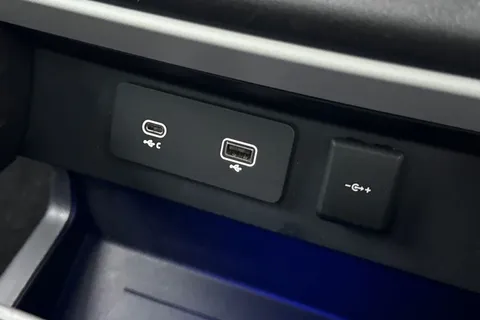 KX24ZPW Land Rover Defender 110 3.0 D300 X-Dynamic HSE 5dr Thumbnail #45