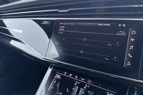 DH73HFZ Audi Q8 SQ8 TFSI Quattro Black Edition 5dr Tiptronic Thumbnail #50