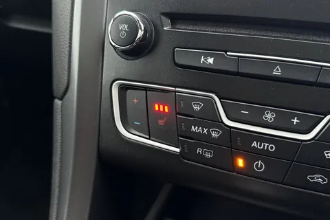 EX18WHB Ford Mondeo 2.0 TDCi Titanium Powershift Euro 6 (s/s) 5dr Thumbnail #57