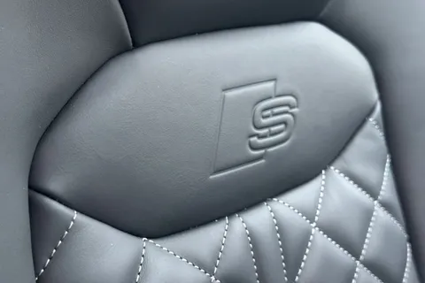 DH73HFZ Audi Q8 SQ8 TFSI Quattro Black Edition 5dr Tiptronic Thumbnail #59