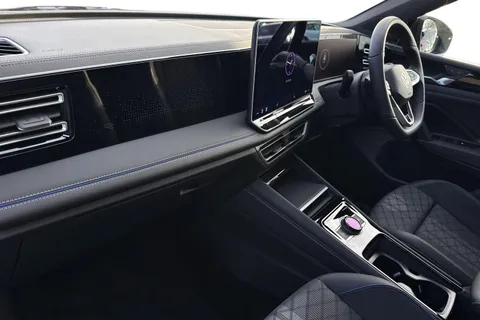 MD25EEO Volkswagen Tiguan 1.5 eTSI 150 R-Line 5dr DSG **BLACK PACK + INFO PACK** Thumbnail #15