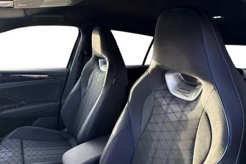 MD25EEO Volkswagen Tiguan 1.5 eTSI 150 R-Line 5dr DSG **BLACK PACK + INFO PACK** Thumbnail #16