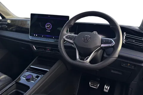 MD25EEO Volkswagen Tiguan 1.5 eTSI 150 R-Line 5dr DSG **BLACK PACK + INFO PACK** Thumbnail #18