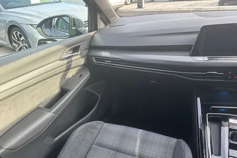 YC72KGZ Volkswagen Golf 1.4 TSI GTE 5dr DSG, WINTER PK, 18' BAKERSFIELD ALLOYS Thumbnail #19