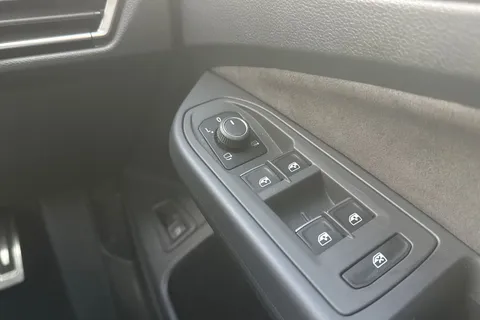 YC72KGZ Volkswagen Golf 1.4 TSI GTE 5dr DSG, WINTER PK, 18' BAKERSFIELD ALLOYS Thumbnail #20