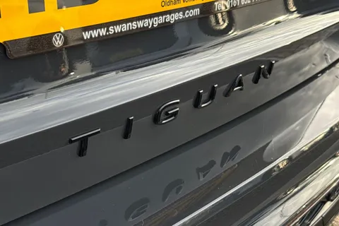 MD25EEO Volkswagen Tiguan 1.5 eTSI 150 R-Line 5dr DSG **BLACK PACK + INFO PACK** Thumbnail #29