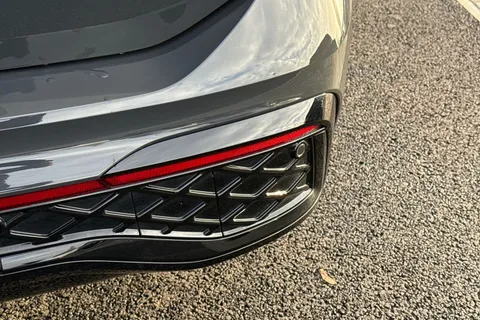 MD25EEO Volkswagen Tiguan 1.5 eTSI 150 R-Line 5dr DSG **BLACK PACK + INFO PACK** Thumbnail #30