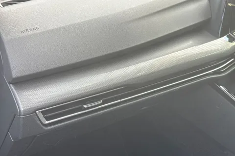 YC72KGZ Volkswagen Golf 1.4 TSI GTE 5dr DSG, WINTER PK, 18' BAKERSFIELD ALLOYS Thumbnail #30