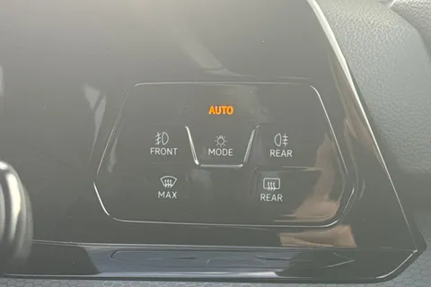 YC72KGZ Volkswagen Golf 1.4 TSI GTE 5dr DSG, WINTER PK, 18' BAKERSFIELD ALLOYS Thumbnail #37