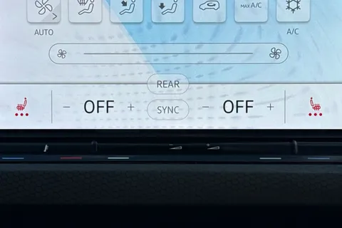 YC72KGZ Volkswagen Golf 1.4 TSI GTE 5dr DSG, WINTER PK, 18' BAKERSFIELD ALLOYS Thumbnail #41