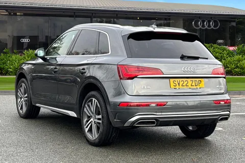 SV22ZDP Audi Q5 2.0 TDI 40 S line S Tronic quattro Euro 6 (s/s) 5dr Thumbnail #3