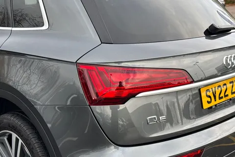 SV22ZDP Audi Q5 2.0 TDI 40 S line S Tronic quattro Euro 6 (s/s) 5dr Thumbnail #8