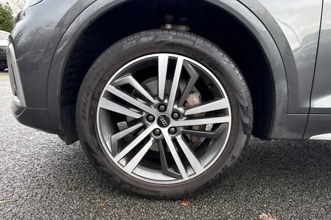 SV22ZDP Audi Q5 2.0 TDI 40 S line S Tronic quattro Euro 6 (s/s) 5dr Thumbnail #11