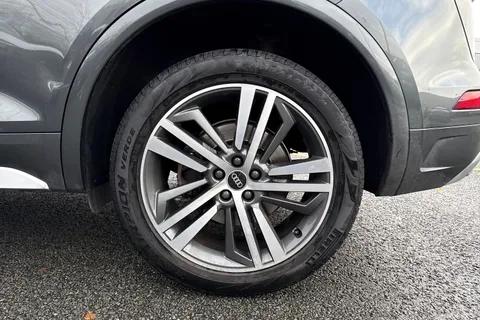 SV22ZDP Audi Q5 2.0 TDI 40 S line S Tronic quattro Euro 6 (s/s) 5dr Thumbnail #13