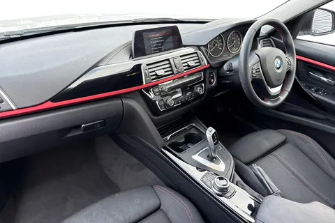 YE67PPF BMW 3 Series 1.5 318i Sport Auto Euro 6 (s/s) 4dr Thumbnail #14