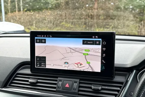 SV22ZDP Audi Q5 2.0 TDI 40 S line S Tronic quattro Euro 6 (s/s) 5dr Thumbnail #17