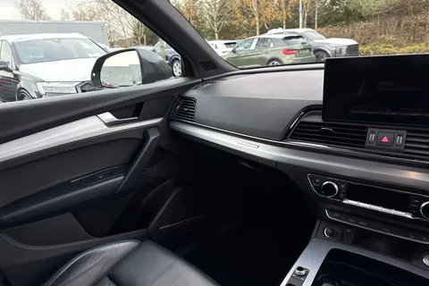 SV22ZDP Audi Q5 2.0 TDI 40 S line S Tronic quattro Euro 6 (s/s) 5dr Thumbnail #20