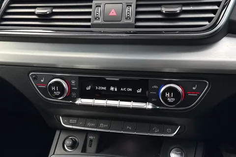 SV22ZDP Audi Q5 2.0 TDI 40 S line S Tronic quattro Euro 6 (s/s) 5dr Thumbnail #22