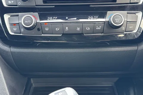 YE67PPF BMW 3 Series 1.5 318i Sport Auto Euro 6 (s/s) 4dr Thumbnail #21