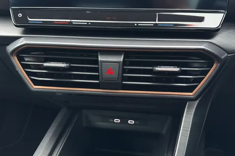 DK74WFW CUPRA Formentor 1.5 TSI V2 DSG Euro 6 (s/s) 5dr Thumbnail #21