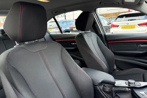 YE67PPF BMW 3 Series 1.5 318i Sport Auto Euro 6 (s/s) 4dr Thumbnail #23