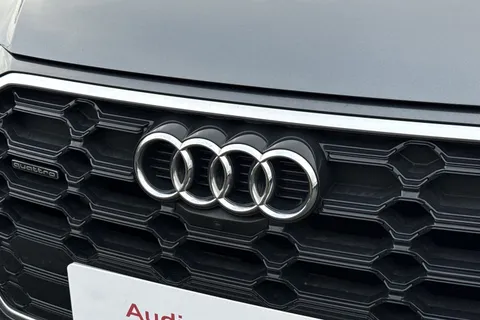 SV22ZDP Audi Q5 2.0 TDI 40 S line S Tronic quattro Euro 6 (s/s) 5dr Thumbnail #25