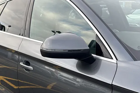 SV22ZDP Audi Q5 2.0 TDI 40 S line S Tronic quattro Euro 6 (s/s) 5dr Thumbnail #27