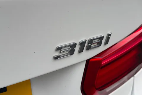 YE67PPF BMW 3 Series 1.5 318i Sport Auto Euro 6 (s/s) 4dr Thumbnail #28