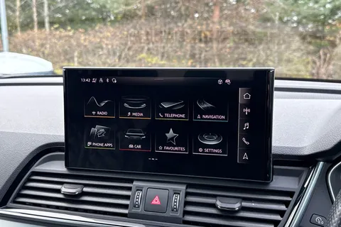 SV22ZDP Audi Q5 2.0 TDI 40 S line S Tronic quattro Euro 6 (s/s) 5dr Thumbnail #30