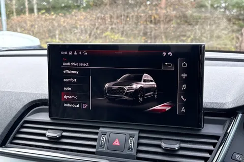 SV22ZDP Audi Q5 2.0 TDI 40 S line S Tronic quattro Euro 6 (s/s) 5dr Thumbnail #32