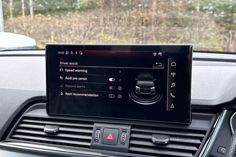 SV22ZDP Audi Q5 2.0 TDI 40 S line S Tronic quattro Euro 6 (s/s) 5dr Thumbnail #33