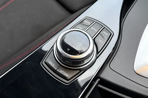 YE67PPF BMW 3 Series 1.5 318i Sport Auto Euro 6 (s/s) 4dr Thumbnail #34