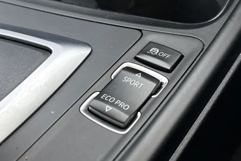 YE67PPF BMW 3 Series 1.5 318i Sport Auto Euro 6 (s/s) 4dr Thumbnail #35