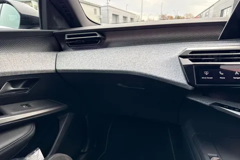 KW74OYY PEUGEOT 3008 1.2 HYBRID GT e-DSC6 Euro 6 (s/s) 5dr Thumbnail #20