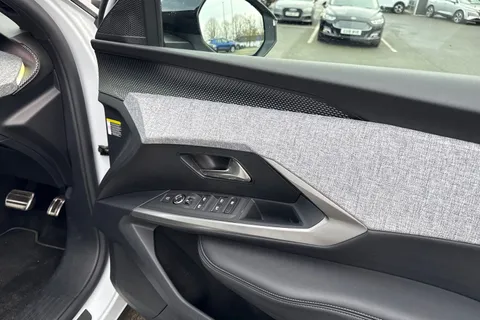 KW74OYY PEUGEOT 3008 1.2 HYBRID GT e-DSC6 Euro 6 (s/s) 5dr Thumbnail #21