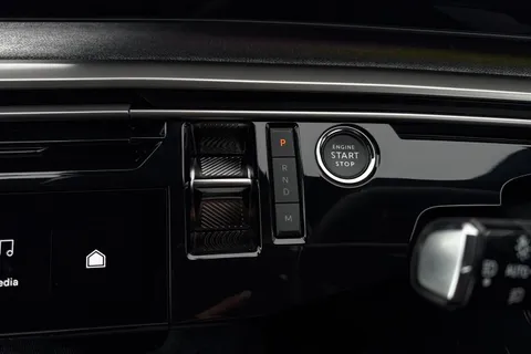 KW74OYY PEUGEOT 3008 1.2 HYBRID GT e-DSC6 Euro 6 (s/s) 5dr Thumbnail #23