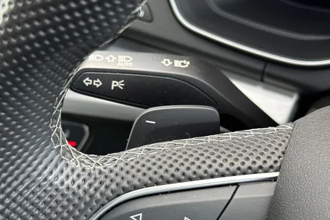 SV22ZDP Audi Q5 2.0 TDI 40 S line S Tronic quattro Euro 6 (s/s) 5dr Thumbnail #52