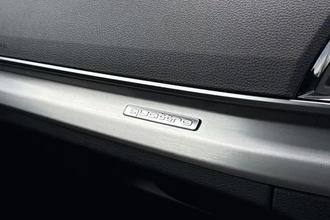 SV22ZDP Audi Q5 2.0 TDI 40 S line S Tronic quattro Euro 6 (s/s) 5dr Thumbnail #53