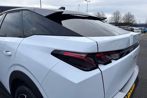 KW74OYY PEUGEOT 3008 1.2 HYBRID GT e-DSC6 Euro 6 (s/s) 5dr Thumbnail #31