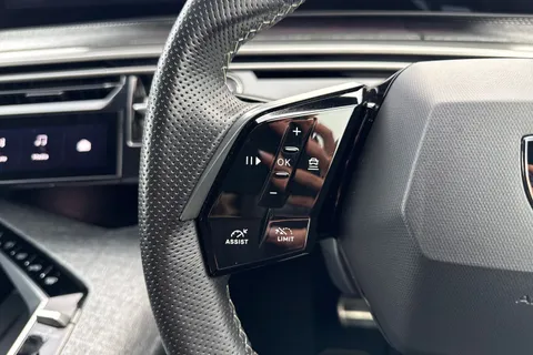 KW74OYY PEUGEOT 3008 1.2 HYBRID GT e-DSC6 Euro 6 (s/s) 5dr Thumbnail #39