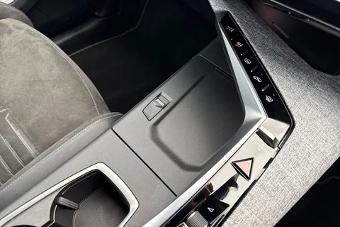 KW74OYY PEUGEOT 3008 1.2 HYBRID GT e-DSC6 Euro 6 (s/s) 5dr Thumbnail #58