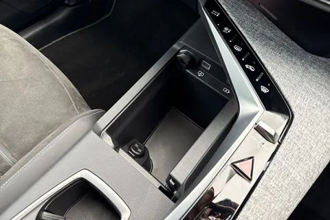 KW74OYY PEUGEOT 3008 1.2 HYBRID GT e-DSC6 Euro 6 (s/s) 5dr Thumbnail #59